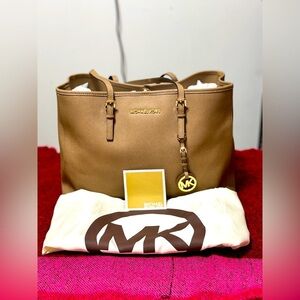 MICHAEL KORS Jet Set Large Saffiano Leather Tote Bag, EUC